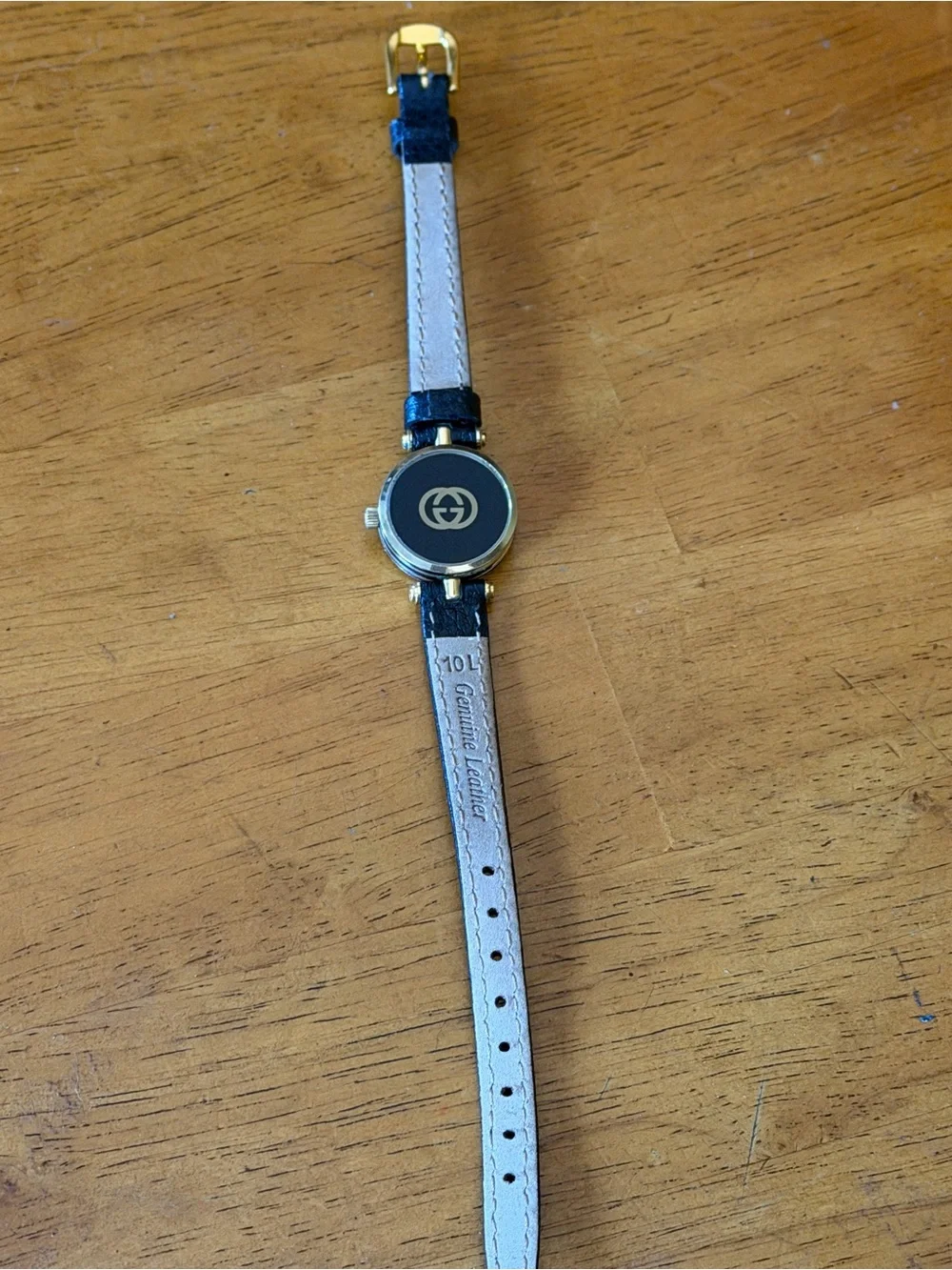 Vintage Gucci Swiss Made black leather watch- still works